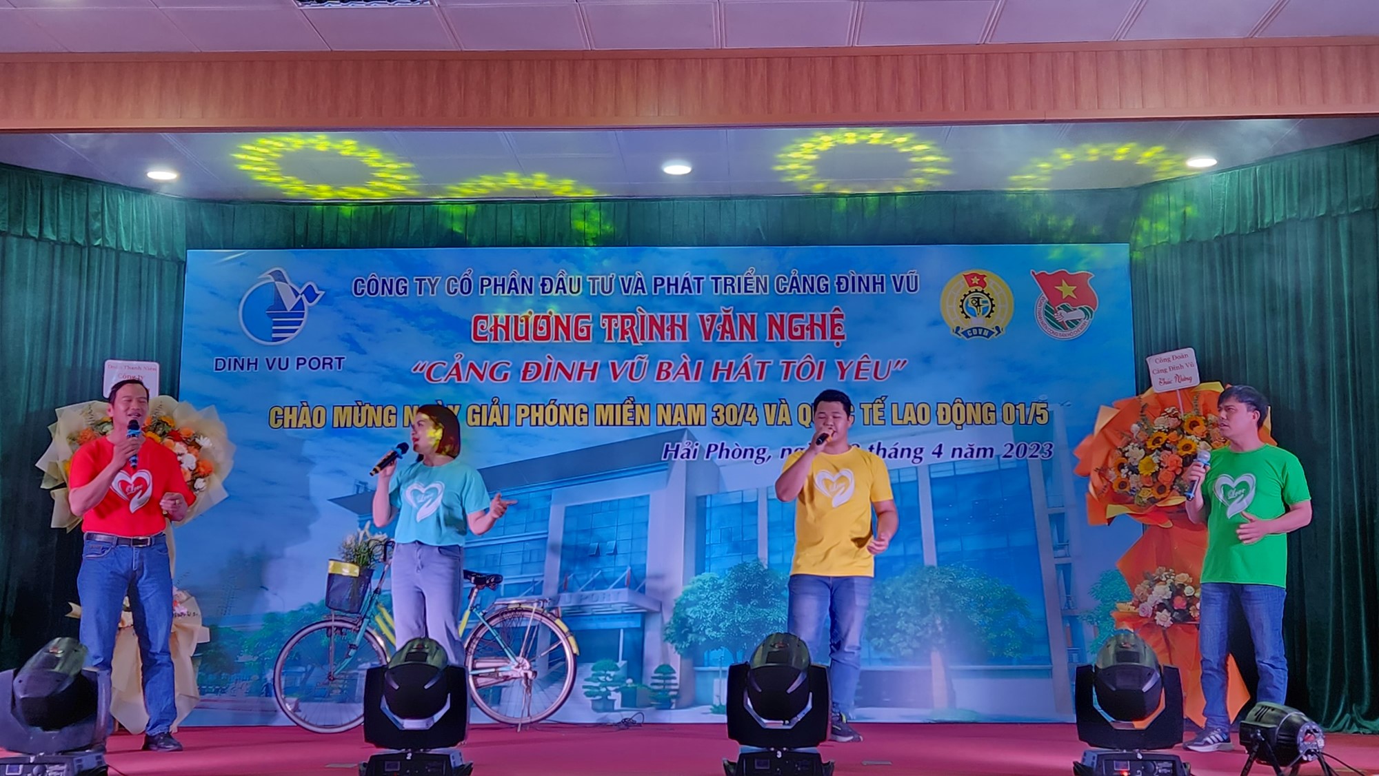 Tiết mục Vào hạ - Đội Gió biển